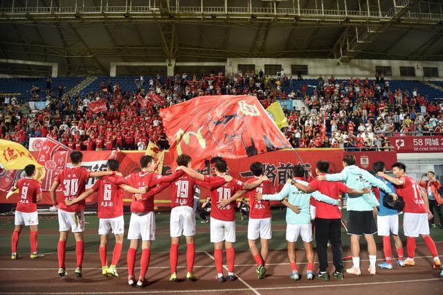 终于能拿分了，欧冠四战全败的本菲卡和阿贾克斯下轮直接交手（欧冠前四轮皆负的本菲卡与阿贾克斯下轮直面对决，力争打破零分）