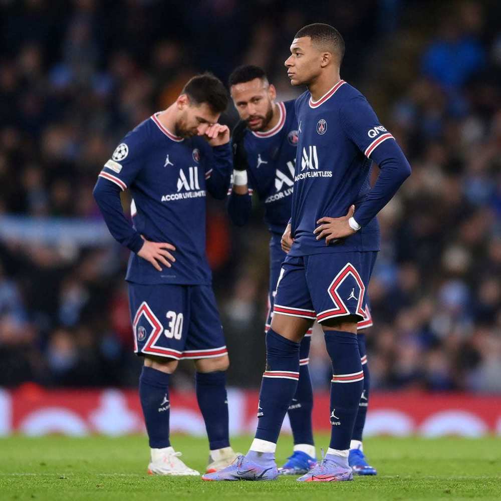 教练表情太真实笑喷球迷