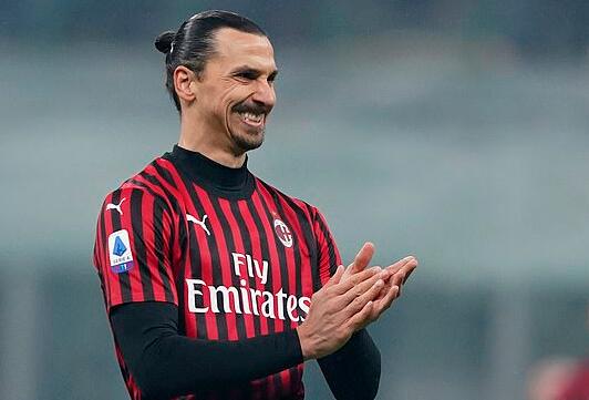 欧冠淘汰赛前瞻：拜仁客战巴黎,（欧冠淘汰赛看点：拜仁客场挑战巴黎）