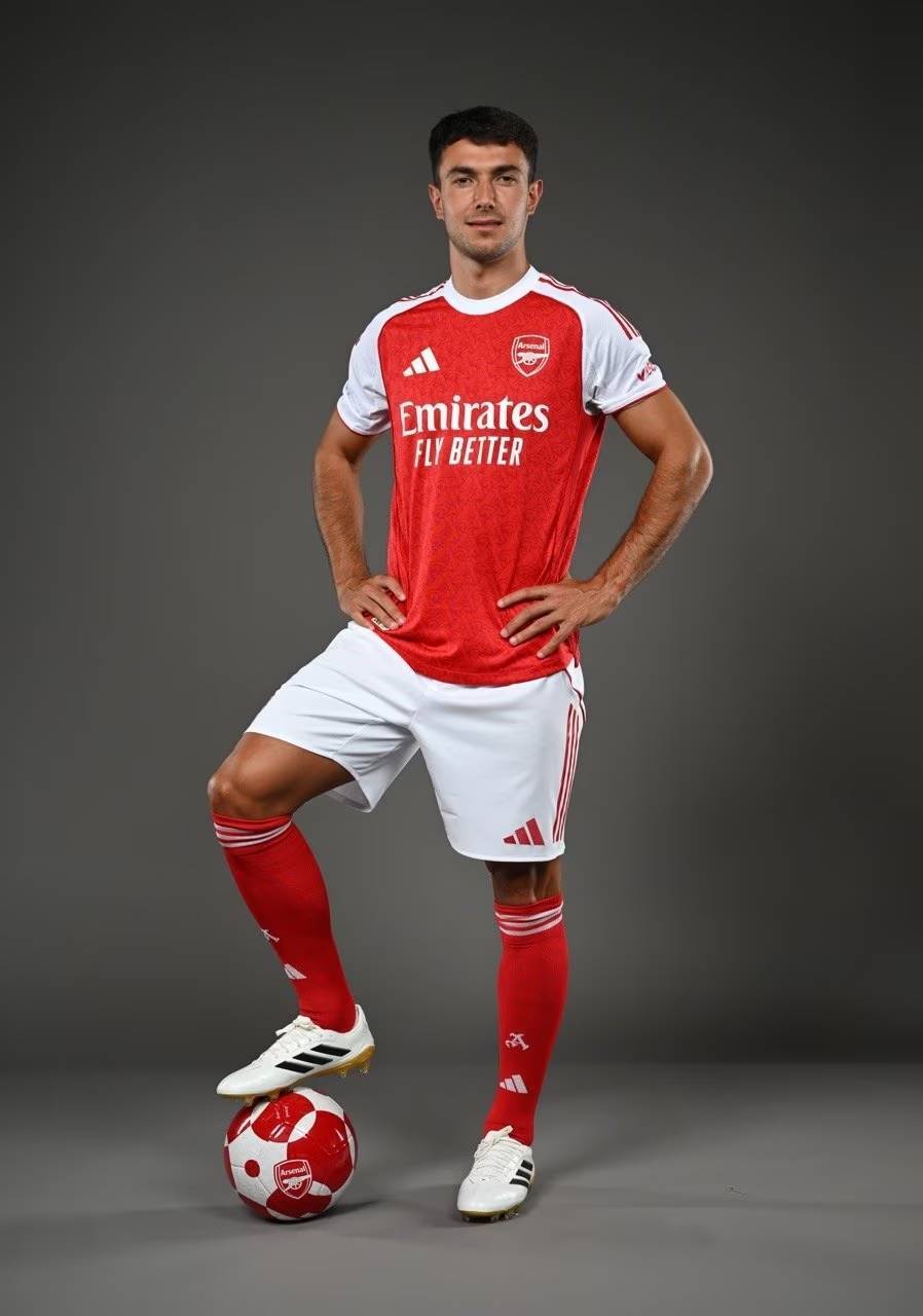 “帅白龙”罗超连克四强，豪取全国自由搏击锦标赛冠军！