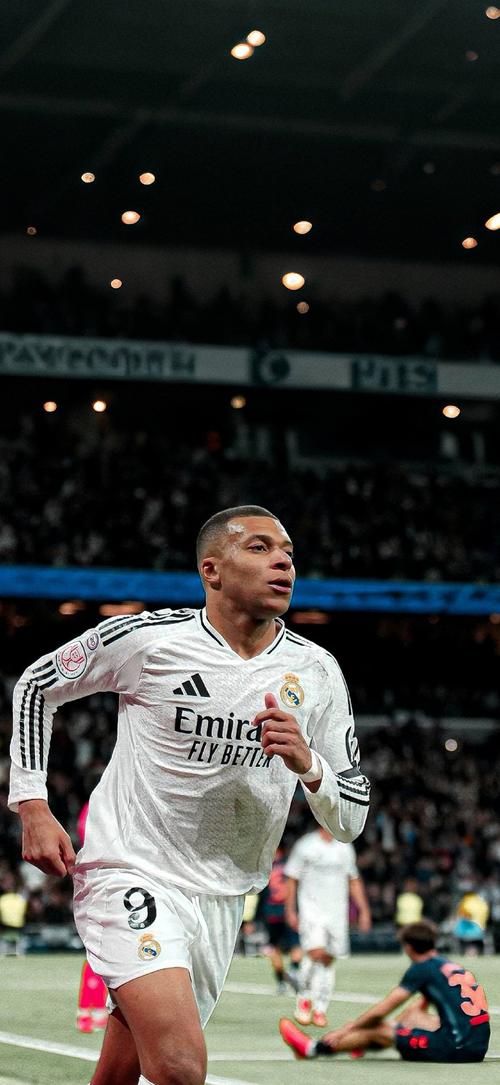 卡拉格：英超教练只有瓜帅强于埃梅里，还是不看好维拉能夺冠（卡拉格：英超主帅里仅瓜帅高于埃梅里，依旧不看好维拉夺冠）