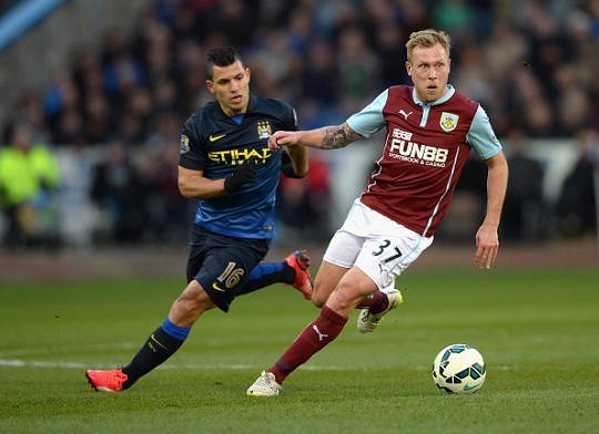 F1拉斯维加斯站：维斯塔潘夺冠！诺里斯第2，拉塞尔第3（F1拉斯维加斯大奖赛：维斯塔潘称雄，诺里斯亚军，拉塞尔季军）