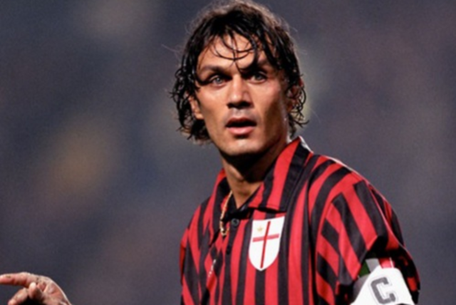 皇马狂喜？据西媒报道，梅西将介入巴萨2026年选...