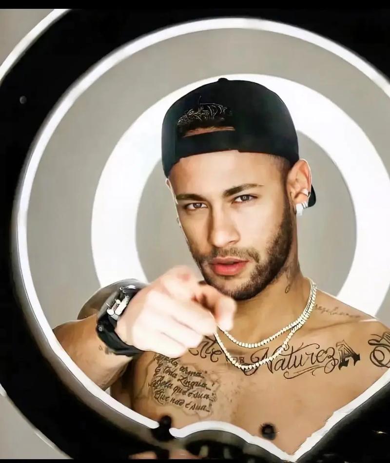 世体：费尔明今天将接受检查确定周末能否上场，预计欧冠复出（世体：费尔明今日接受检查评估周末出战，预计欧冠复出）