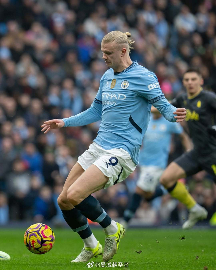 记者：巴萨有人反对买断拉什福德，因他逼抢力度不够&年薪高（记者：巴萨内部有人反对签下拉什福德，认为其压迫强度不足且薪资过高）