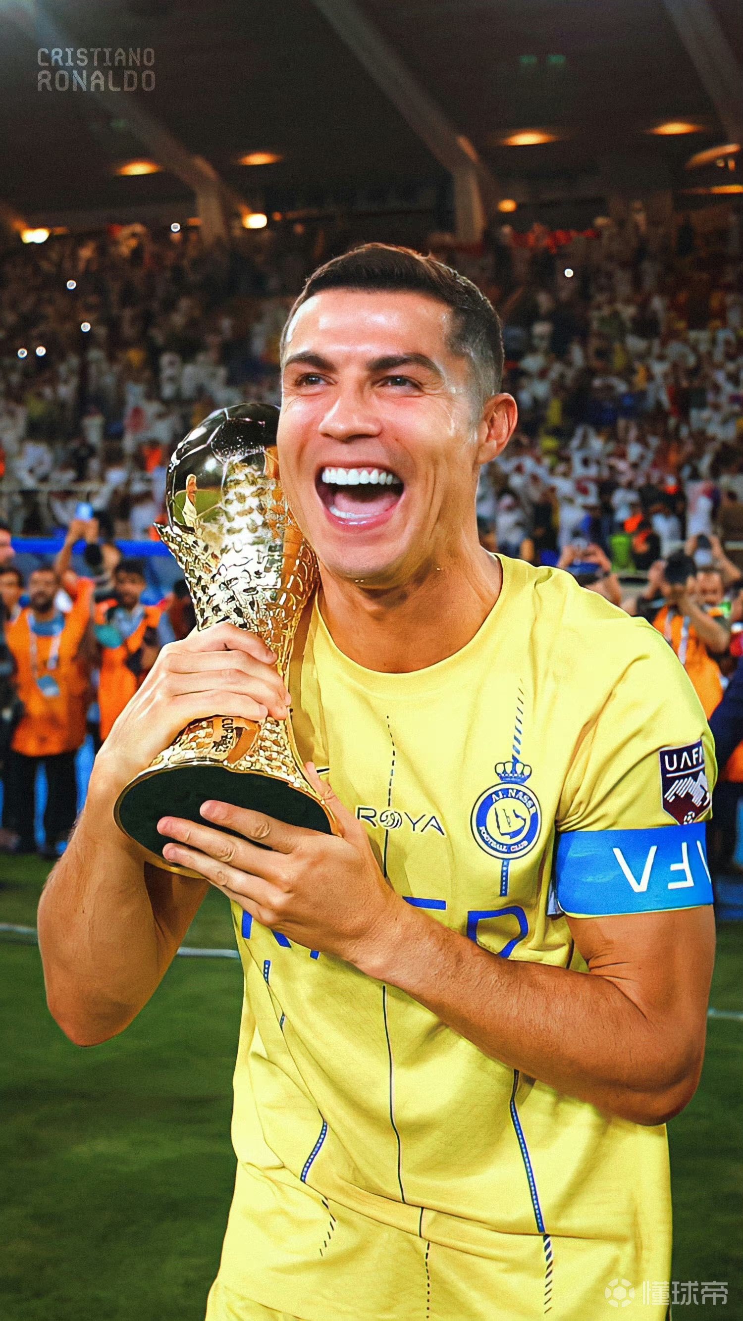 球星突破防守送出关键助攻（球星强突重围奉上关键助攻）