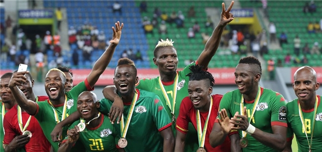 谢文能：感谢一年来支持球队的所有人，谢谢你们的支持和陪伴（谢文能：向所有支持球队的人致谢，感激这一年的陪伴与支持）