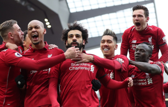 友谊赛战报：弗里曼双响本坦库尔染红，美国5-1十人乌拉圭（热身赛速递：弗里曼梅开二度，本坦库尔染红，美国5-1大胜十人乌拉圭）