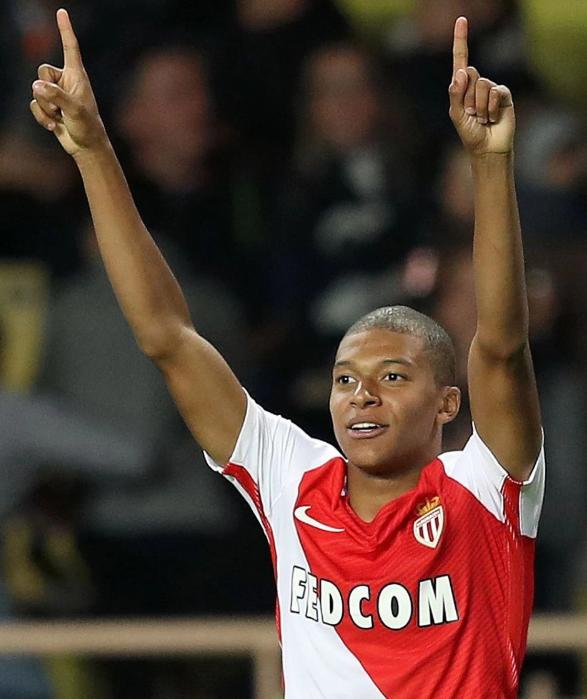 埃基蒂克：斯洛特在训练中对我很严厉，有时我真的会被气到爆