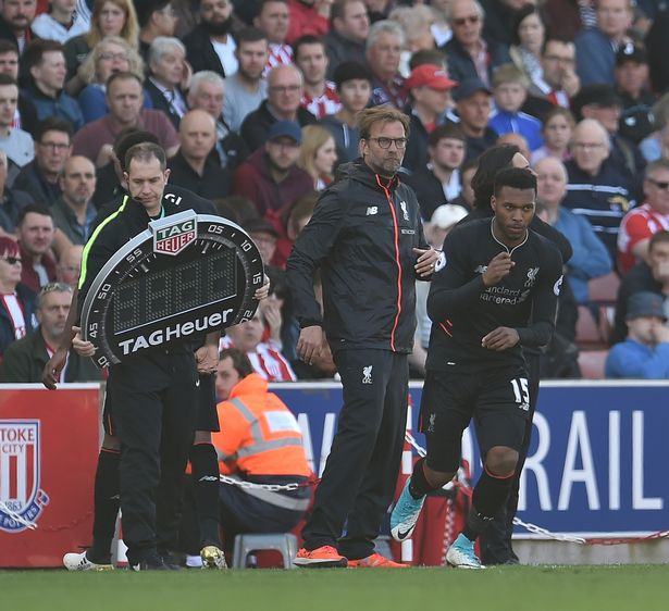 卡尼萨雷斯：维尼修斯的表现配不上加薪，皇马球员大多都这样（卡尼萨雷斯：维尼修斯的表现不足以涨薪，这在皇马球员中很普遍）