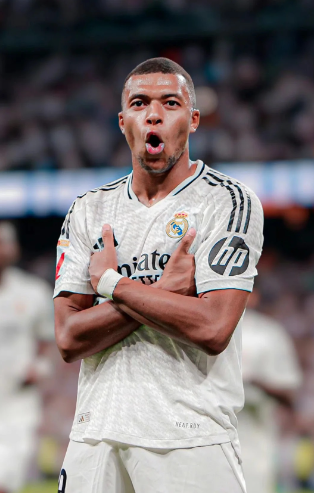 梅西：离开巴萨并非如我所愿，但我对巴萨的深情永恒不灭（梅西：离开巴萨非我本意，对巴萨的深情永不褪色）